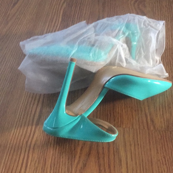 Shoes - Picture 2 of 3